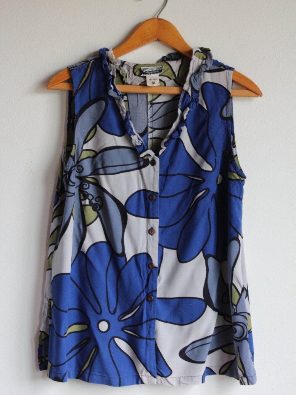 Manuheali'i blouse size Medium